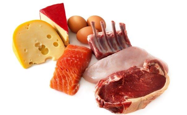 El ácido úrico elevado puede estar causado por excesos en la ingestión de carnes y derivados lácteos