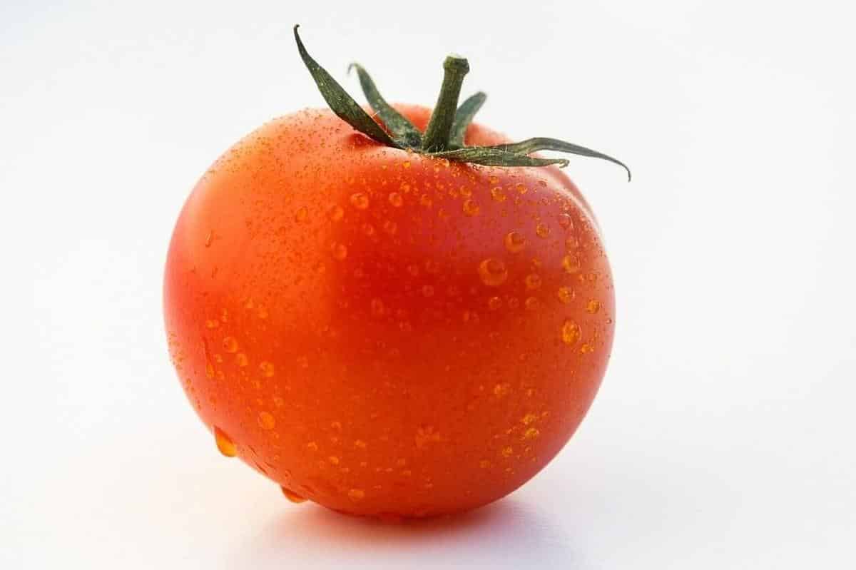 10 beneficios del tomate, ¿sabes por qué es tan bueno?