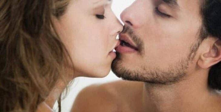 La halitosis puede influir en tus relaciones íntimas