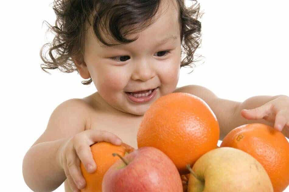 Alimentación infantil: ¿qué debe comer tu bebé según su edad?