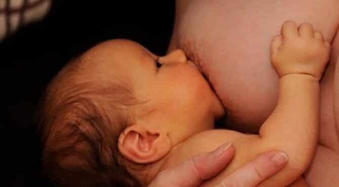 Tanto para el niño como para la madre la práctica de la lactancia materna aporta incuestionables beneficios 
