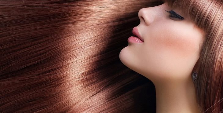 Hidratar el pelo con productos cosmeticos