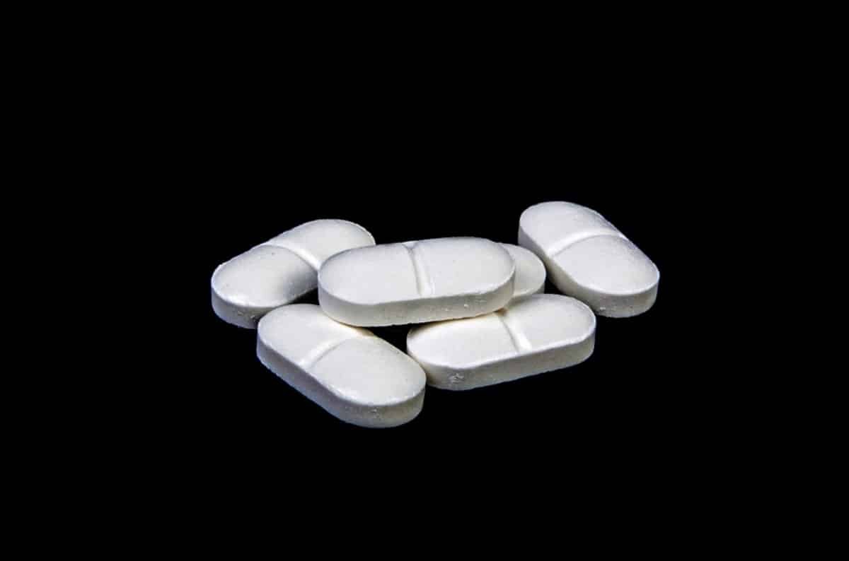 El paracetamol pertenece al grupo de los antiinflamatorios no esteroideos o AINE