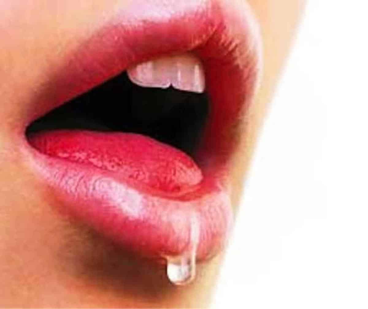10 razones del sabor metálico en la boca y sus soluciones