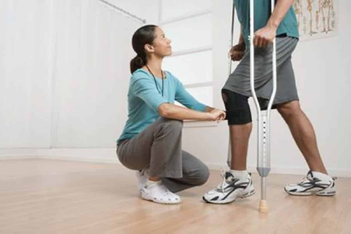 La fisioterapia es un complemento en los tratamientos de los dolores en las articulaciones