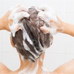 formas de lavarse el pelo