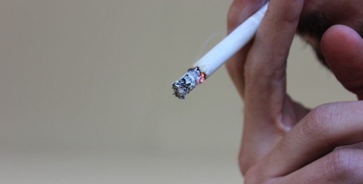 Hábitos peores que fumar