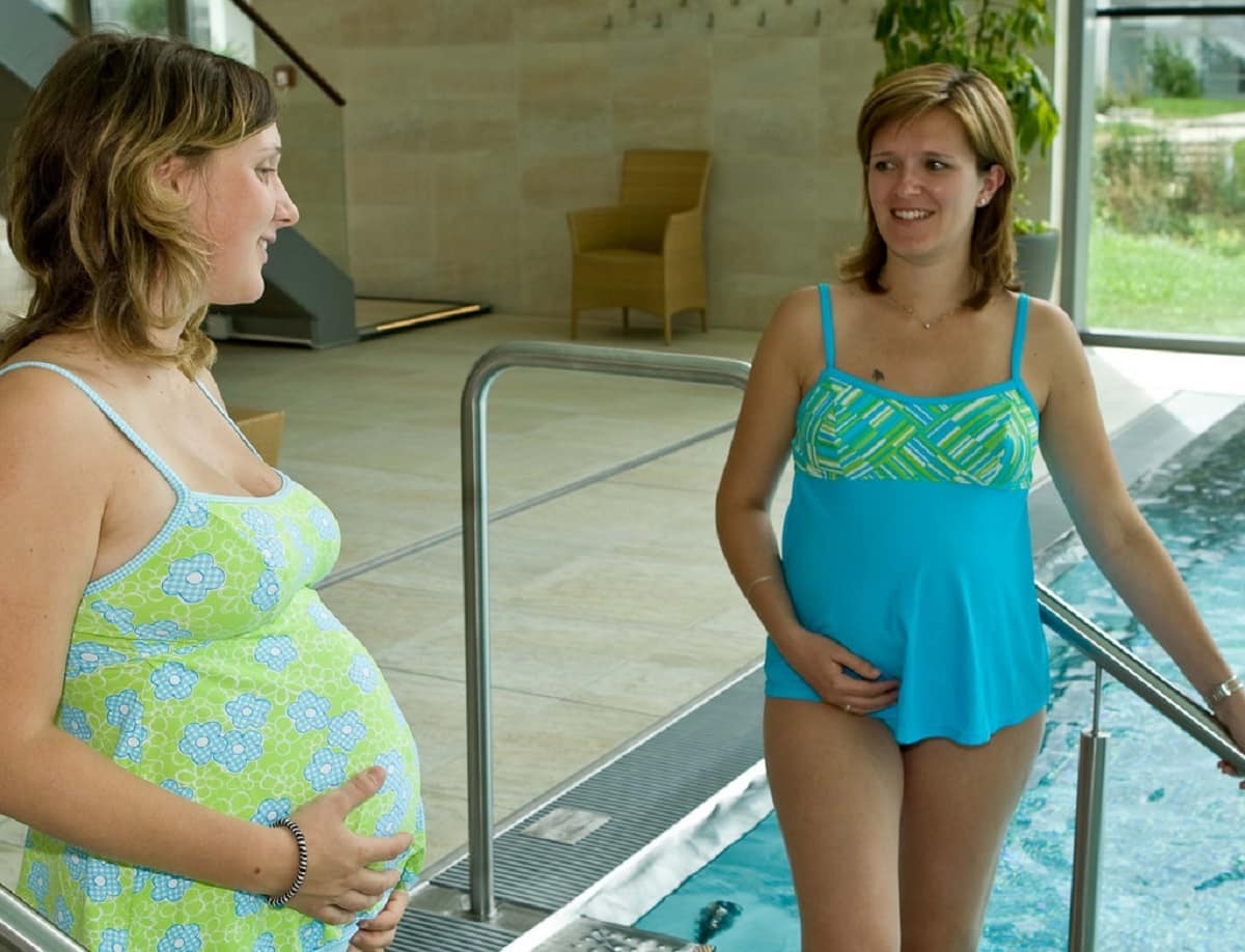 Entre los ejercicios para embarazadas la natación es uno de los mejores
