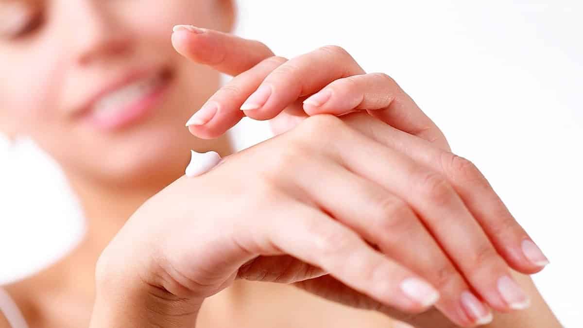 5 remedios caseros para las manos secas muy fáciles de preparar