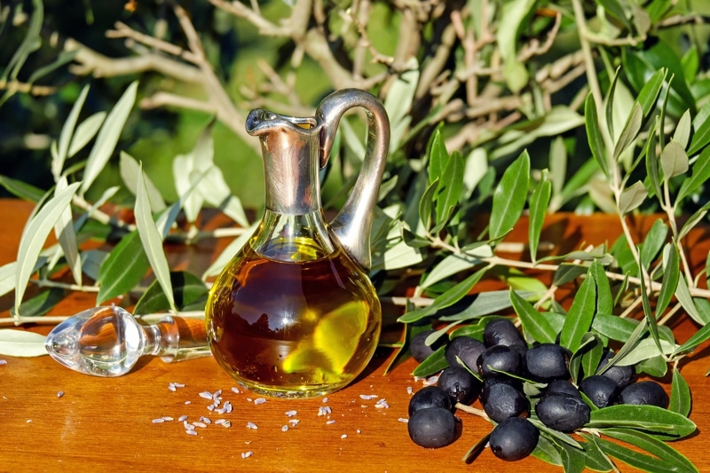Aceites de aguacate y oliva