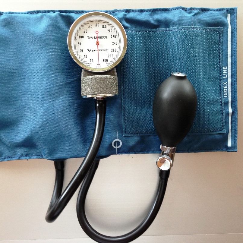 Esfigmomanometro para medir la presion arterial