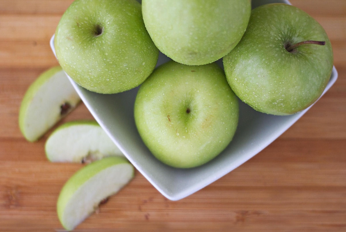 Manzanas asadas en el microondas: postres fáciles y deliciosos