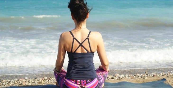 Hacer yoga ayuda a relajarnos 