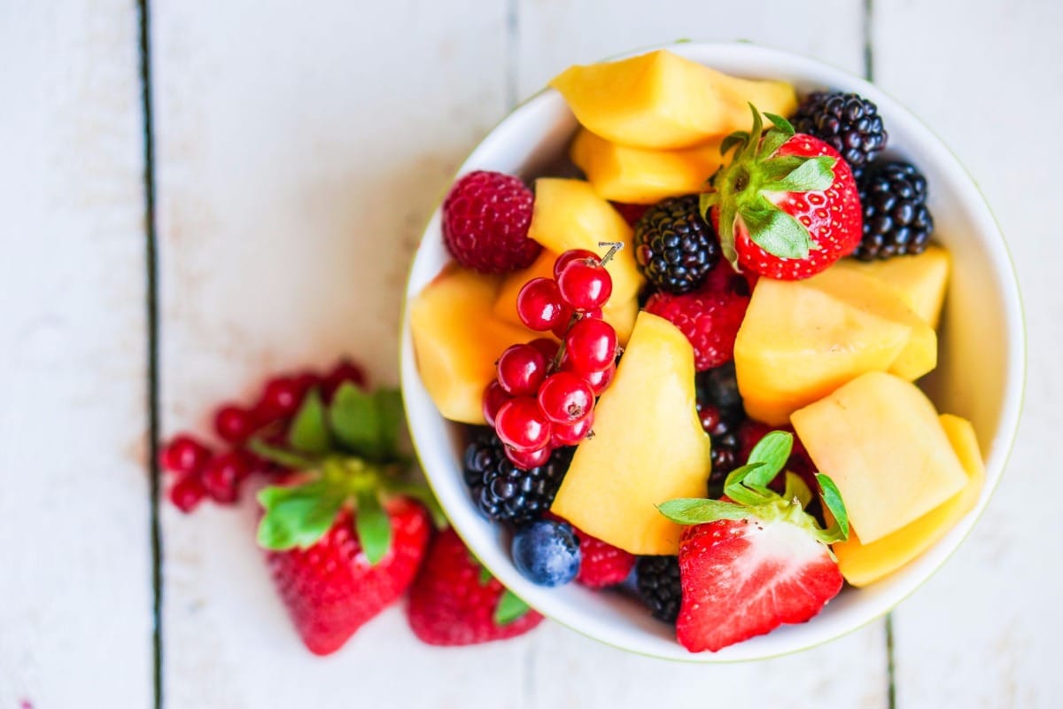 ¿Estás haciendo dieta para bajar de peso? Presta atención a las frutas que engordan