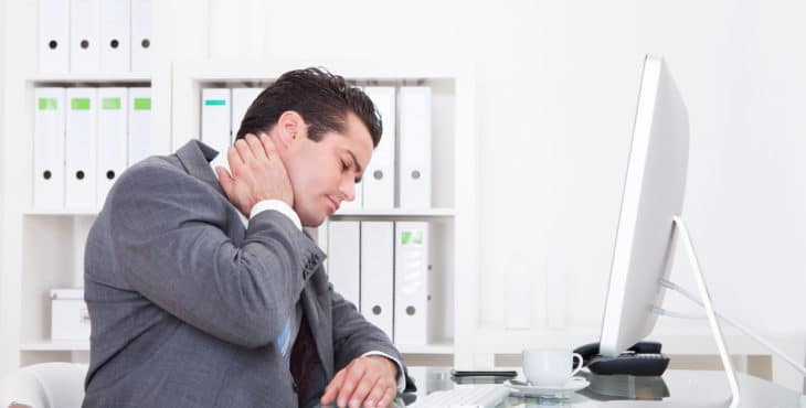 Malas posturas y dolor en el cuello