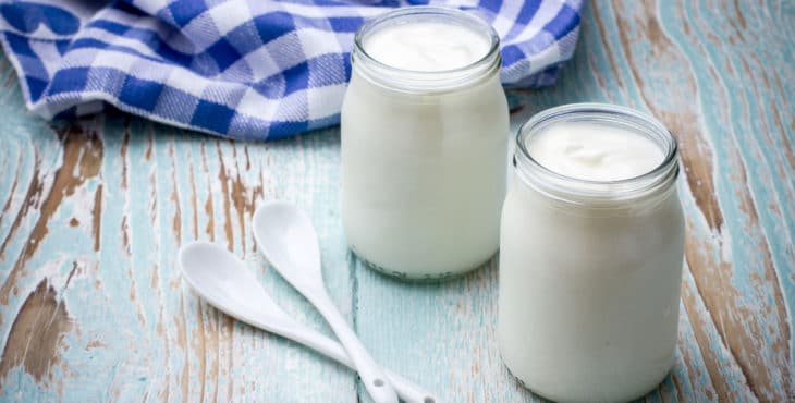 Aprende sobre cómo hacer yogur en casa sin yogurtera