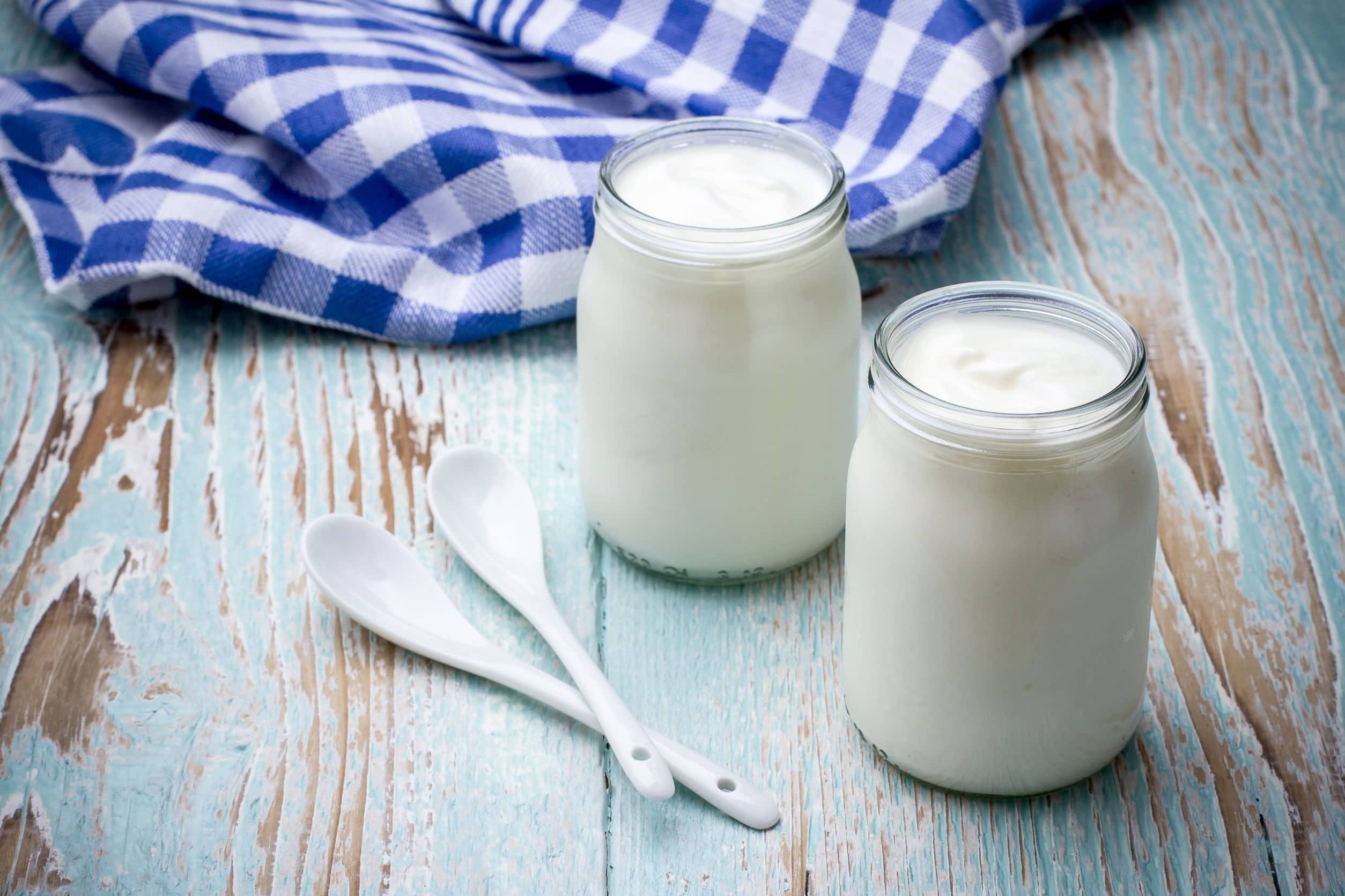 Aprende sobre cómo hacer yogur en casa sin yogurtera